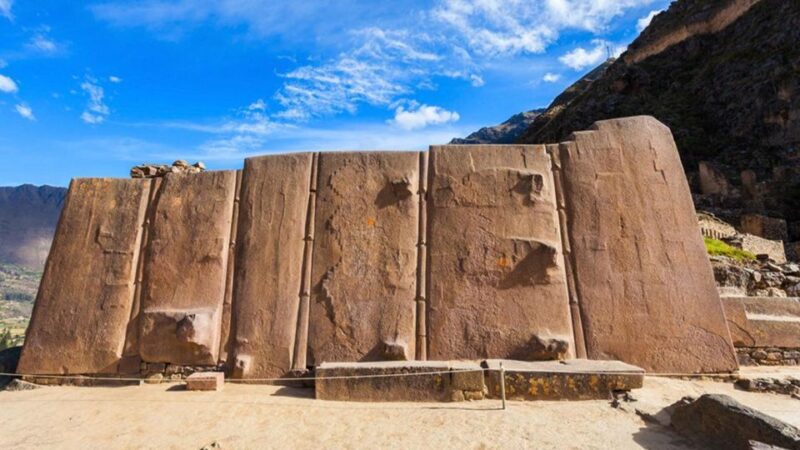 Sacred Valley: Visit Pisac, Ollamtaytambo, Chinchero - Lunch in Urubamba
