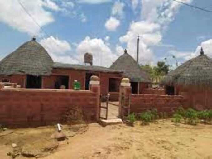 SaFARi / !n Khuri's Golden Desert - Additional Information