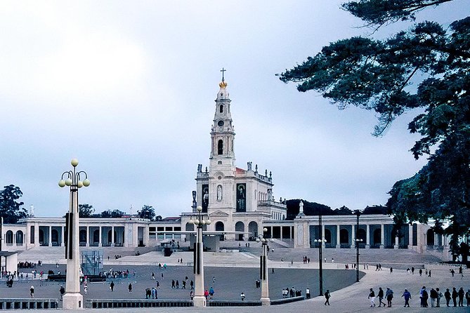 Safe Private Tour - Best of Portugal: Fátima, Batalha, Nazaré & Óbidos - Charming Medieval Town of Óbidos