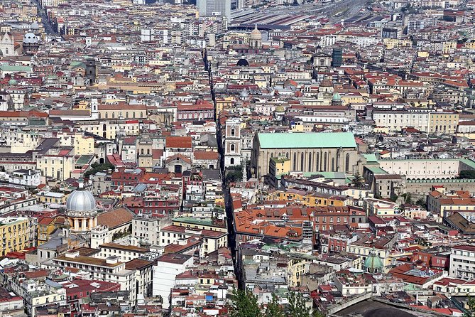 Saga the Mysteries of Naples: the Tomb of Dracula - Taking in Neapolitan Gothic Ambiance