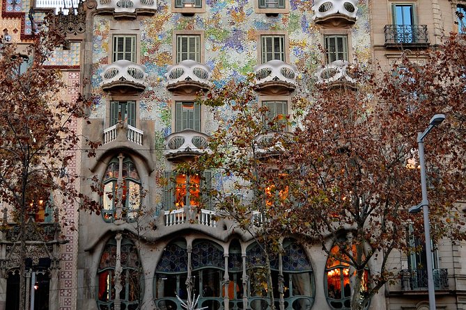Sagrada Familia and Barcelona Highlights: Private Guided 4-Hour Driving Tour - Customer Feedback Insights
