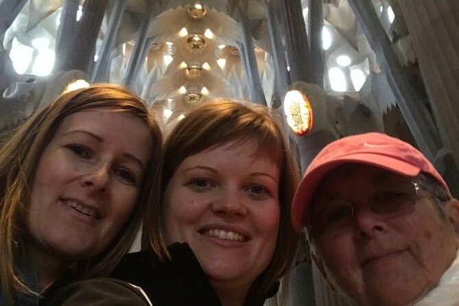 Sagrada Familia and Casa Mila Walking Tour With Cava and 2 Tapas - Key Inclusions