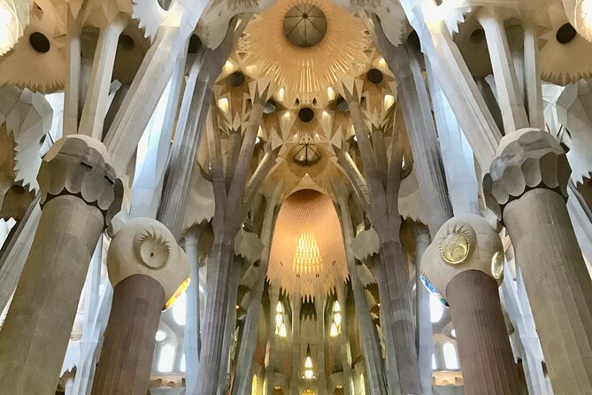 Sagrada Familia and Casa Mila Walking Tour With Cava and 2 Tapas - Tour Significance