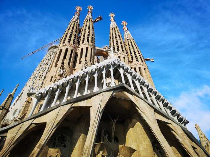 Sagrada Familia and Paella - Key Points