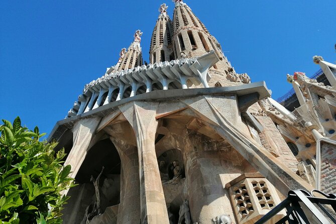 Sagrada Familia Guided Group Tour With Options - Tour Overview and Features