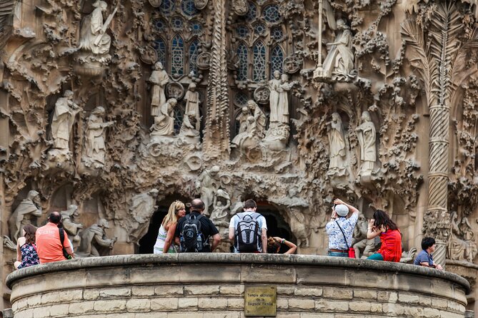 Sagrada Familia Guided Tour With Optional Tower Upgrade - Tower Visit