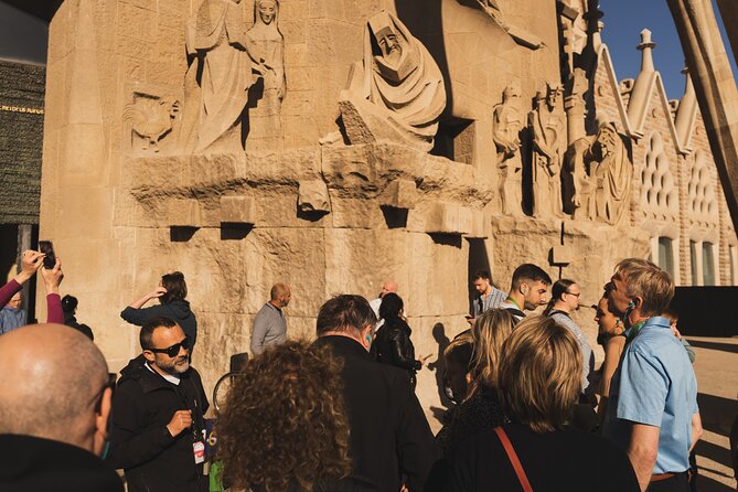 Sagrada Familia Guided Tour With Skip the Line Ticket - Tour Details