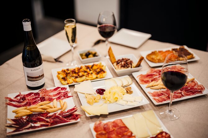 Sagrada Familia Ham, Cheese and Wine Experience - Tapas and Cata Premium
