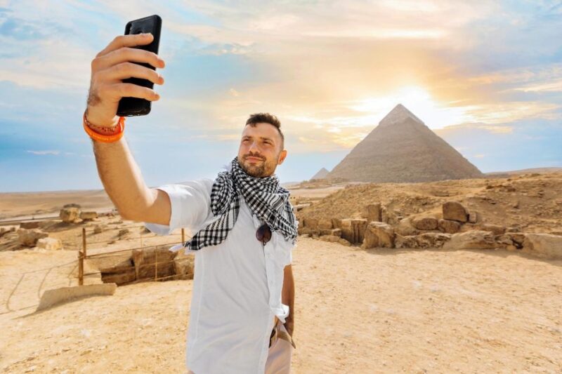 Sahl Hasheesh: Cairo & Giza Pyramids, Museum & Nile Boat - Guided Experience
