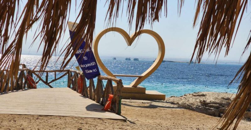 Sahl Hasheesh: Magawish Island & Snorkeling W Buffet Lunch - Inclusions and Amenities