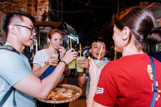 Saigon After Dark With Seafood, Beer & Live Music Bar - Experiencing Live Music