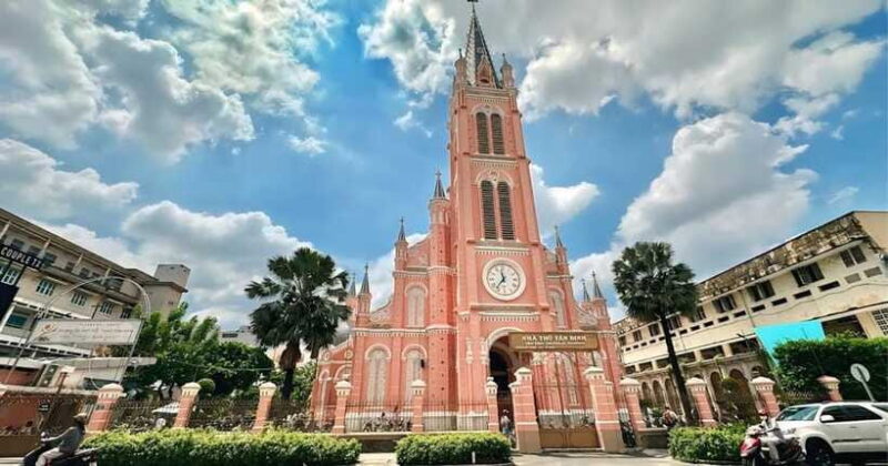 Saigon: Art & Cafe-Hopping Tour W/ Van Gogh & Monet Exhibit - Van Gogh & Monet Art Illumination Experience