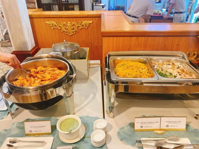 Saigon by Night on Cruise With Buffet Dinner - Cruise Experience
