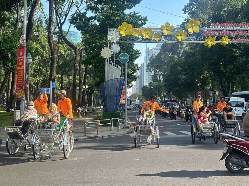 Saigon Cycling Tour: Ho Chi Minh City Street Food Bike/Cyclo - Experiencing Local Markets and Nightlife