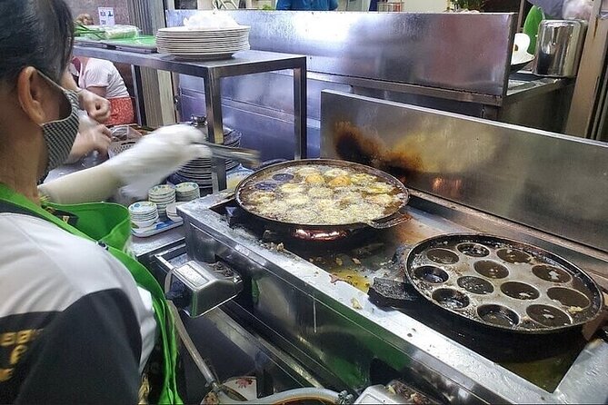 Saigon Evening Walking Street Food Tour - Tour Accessibility and Participation
