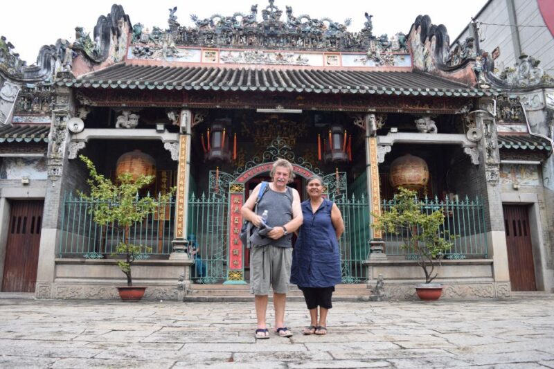 Saigon: Half-Day Guided City Tour and Jade Emperor Pagoda - War Remnants Museum