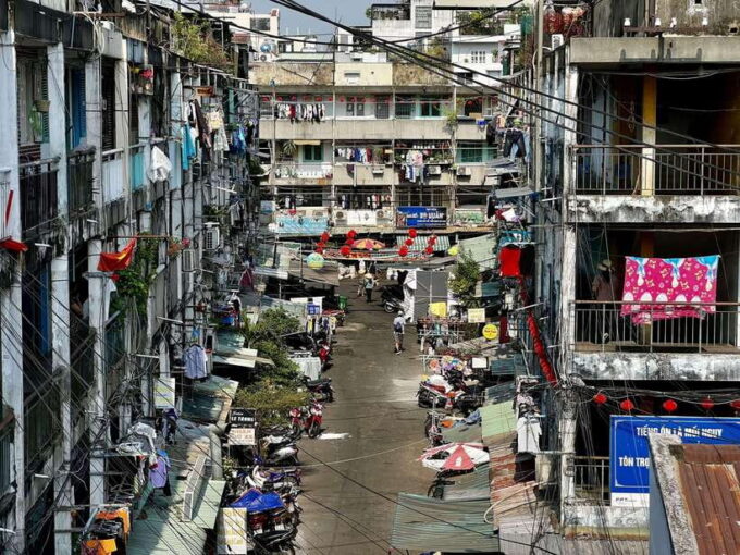 Saigon Hidden Gems Tour With Local Guide - Key Stop: Nguyen Thien Thuat Apartment