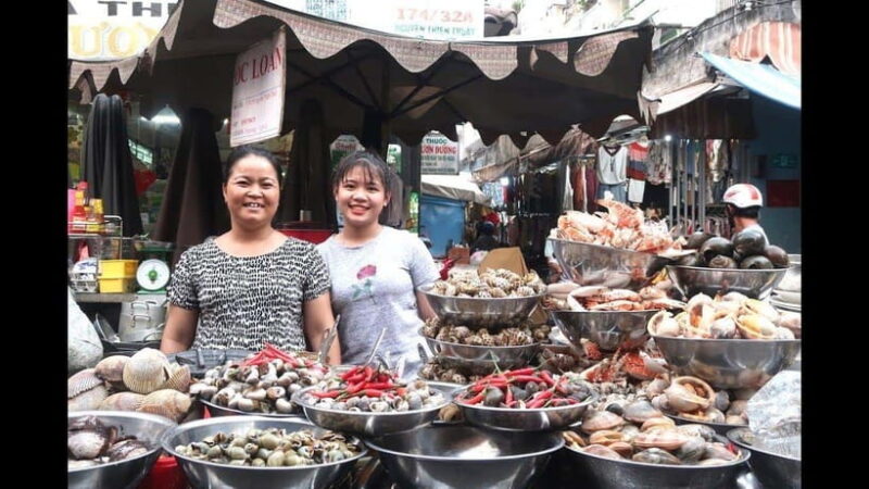 Saigon: Michelin Guide Food Tour With Ao Dai Female Riders - Food Tastings