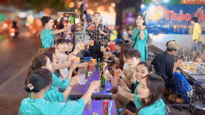 Saigon: Michelin Guide Food Tour With Ao Dai Female Riders - Taking in Vietnamese Culture and Cuisine