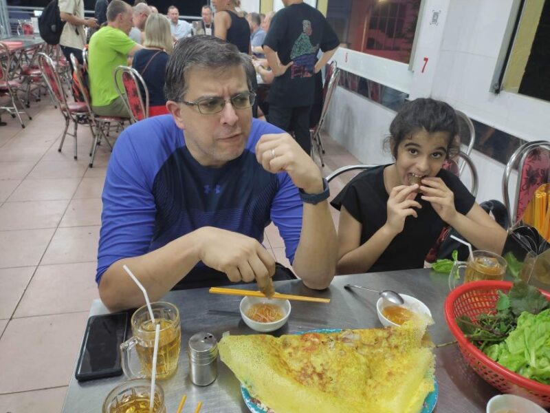Saigon: Night Sightseeing And Street Food Tour By Vespa - Experiencing Local Seafood