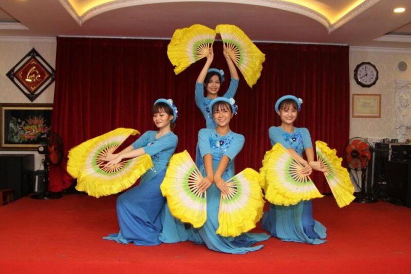Saigon River Dinner on Cruise With Buffet and Live Music - Authentic Vietnamese Dinner Buffet
