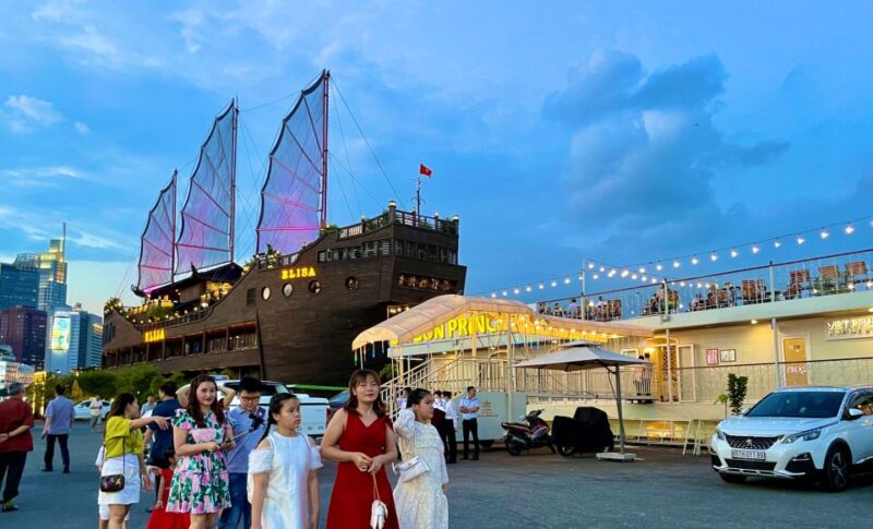Saigon River Dinner on Cruise With Buffet and Live Music - Flamenco Dance Performance