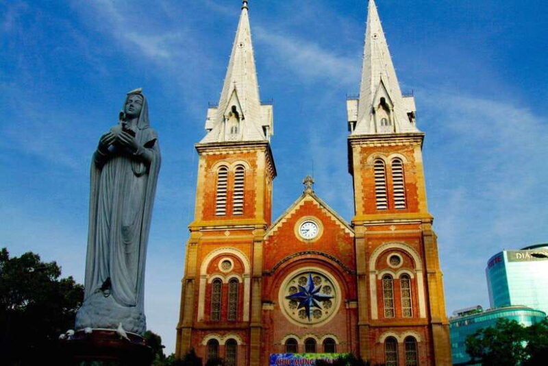 Saigon: Street Food Tour by Motorbike or Private Car - District 1 Exploration