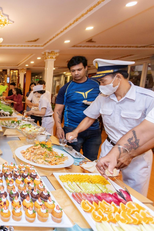 Saigon: Unforgettable Saigon River Tour on a Dinner Cruise - Inclusions and Exclusions