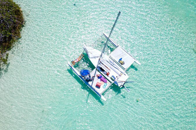 Sail 4hr in the most SECRET Spot of Bacalar and Beach Club. - Key Points