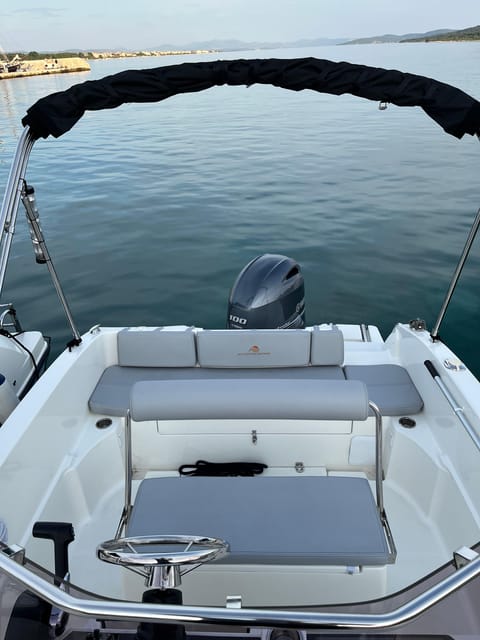 Sail Away to Paradise: Hopping Islands in Vodice - Boat Features