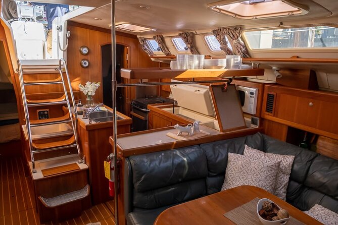 Sailing Adventure on Okanagan Lake From Penticton & Naramata BC - Okanagan Lake and Kelowna Region