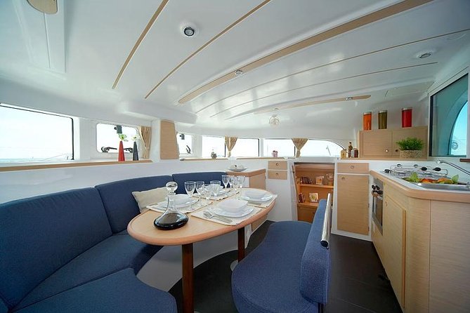 Sailing Catamaran Sunset Group Cruise With Welcome Drink - Guided Sightseeing Tour