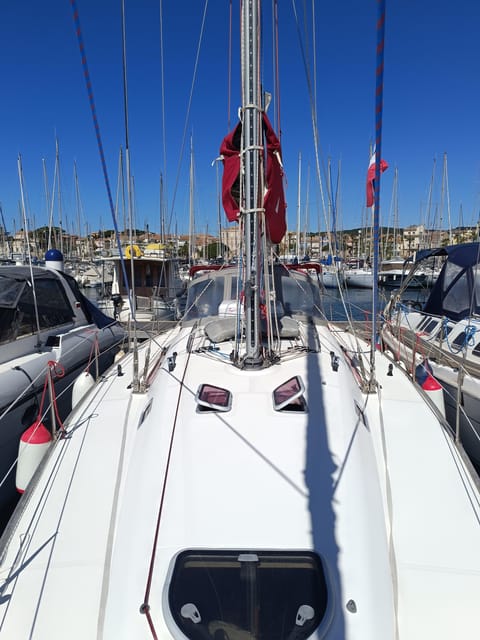 Sailing Cruise With Instructor, Calanques National Park - Sailing Vessel and Crew