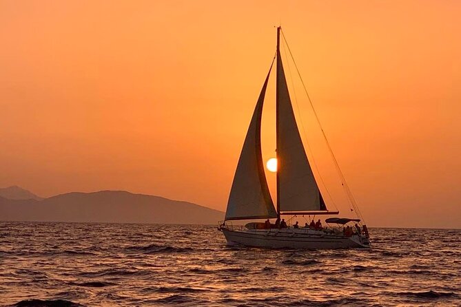 Sailing Day on the Island of Dia With Departure From Heraklion - Onboard Experience and Amenities