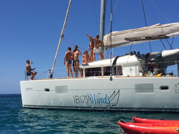 SAILING EXCURSION IN A PRIVATE CATAMARAN TO FORMENTERA - Pricing and Capacity