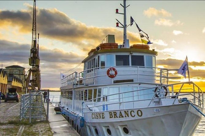 Sailing in Guaíba With White Swan Boat - Porto Alegre - Guest Feedback and Experiences