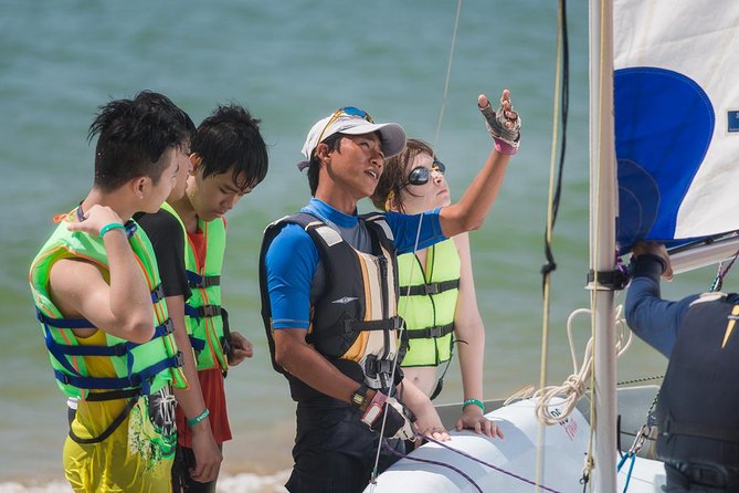 Sailing Lessons - Instructors and Training Standards