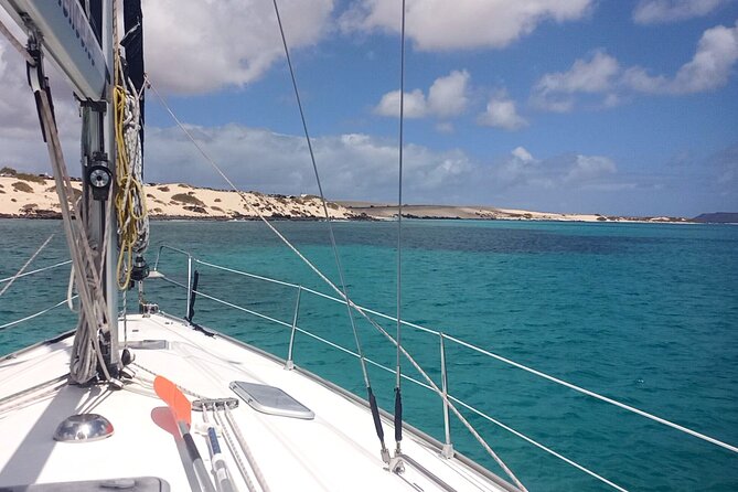 Sailing Tour Around the Lobos Island Natural Park / 4h - Meeting and Departure