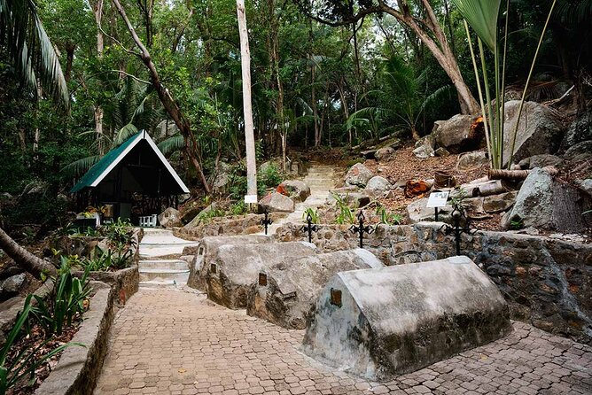 Saint Anne Marine Park and Moyenne Island - About the Tour