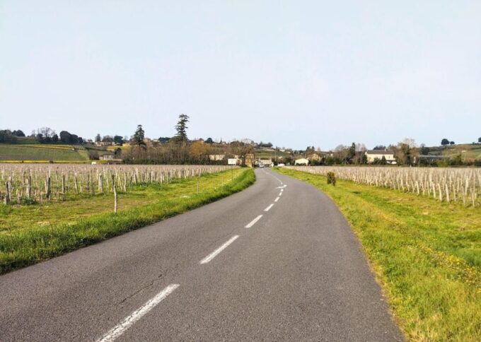 Saint-Émilion by Gravel Bike & Wine Tasting - Included Equipment
