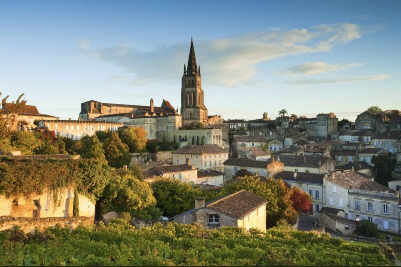 Saint-Émilion: Private Walking Tour & Magnificent Views - Guided Tour