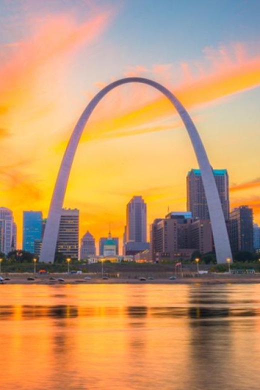 Saint Louis: Romantic Tour in The City of Love - Dred and Harriet Scott Statue