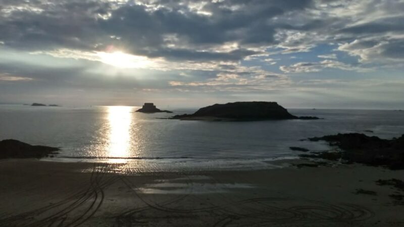 Saint-Malo: Dinan, Fort La Latte, & Cap Fréhel Private Tour - Wandering Through Dinans Medieval Charm