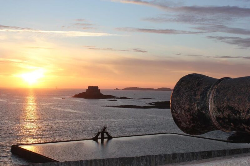 Saint-Malo & Dinard- Day Trip With Luxury Minivan From Paris - Exclusions & Limitations