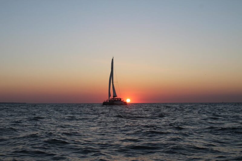 Saint-Martin-de-Ré: Sunset Catamaran Cruise (2h00) - Sunset Viewing Considerations