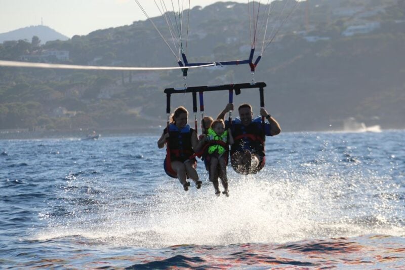 Saint-Maxime: Parasailing - Instructor Languages and Experience