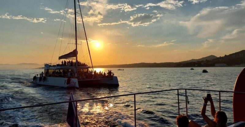 Saint Raphael: Sunset Cruise Cape Dramont & Golden Island - Key Points