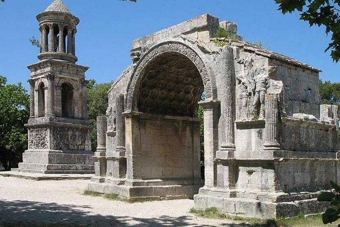 Saint Remy of Provence & Les Baux De Provence Minivan Tour - Art and History Highlights