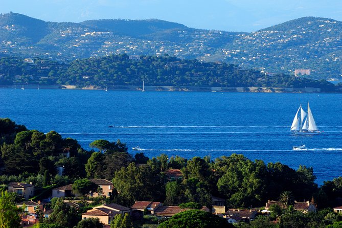 Saint-Tropez and Port Grimaud Day From Nice Small-Group Tour - Amenities and Accessibility