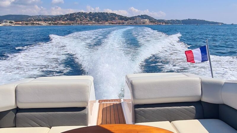 Sainte-Maxime: Private Boat Tour of the Gulf of Saint-Tropez - Megayachts off Saint Tropez